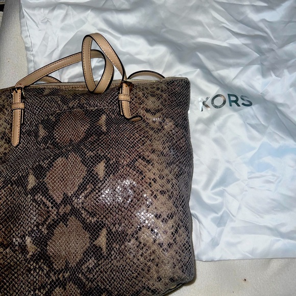 Large snakeskin, Michael Kors tote - Picture 3 of 4